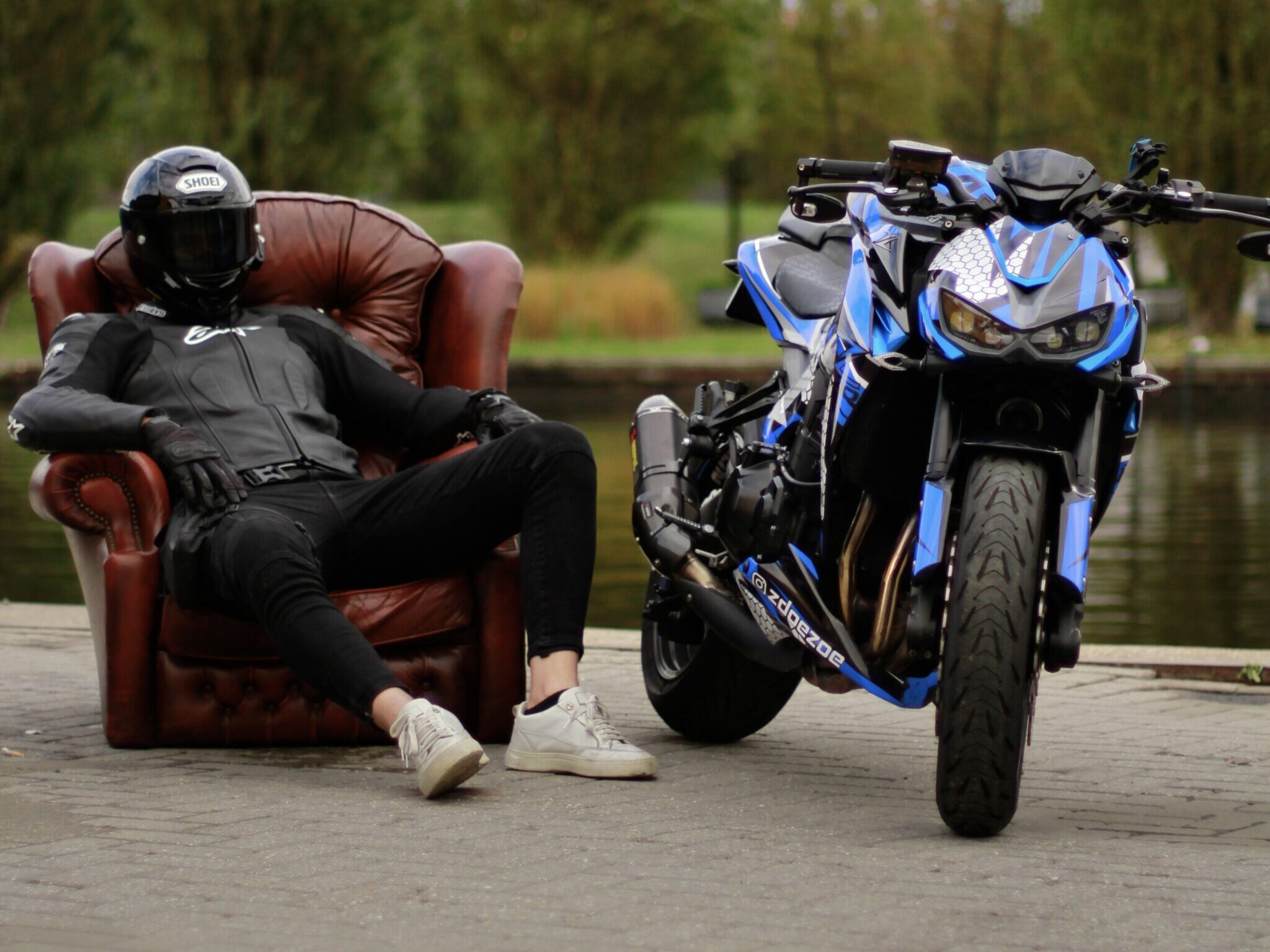 Afl. 020: ZDoezoe over zijn Kawasaki passie en motorkledinglijn
