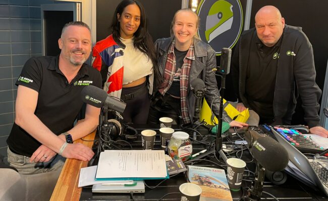 Cindy en Daniëlle in de podcast studio